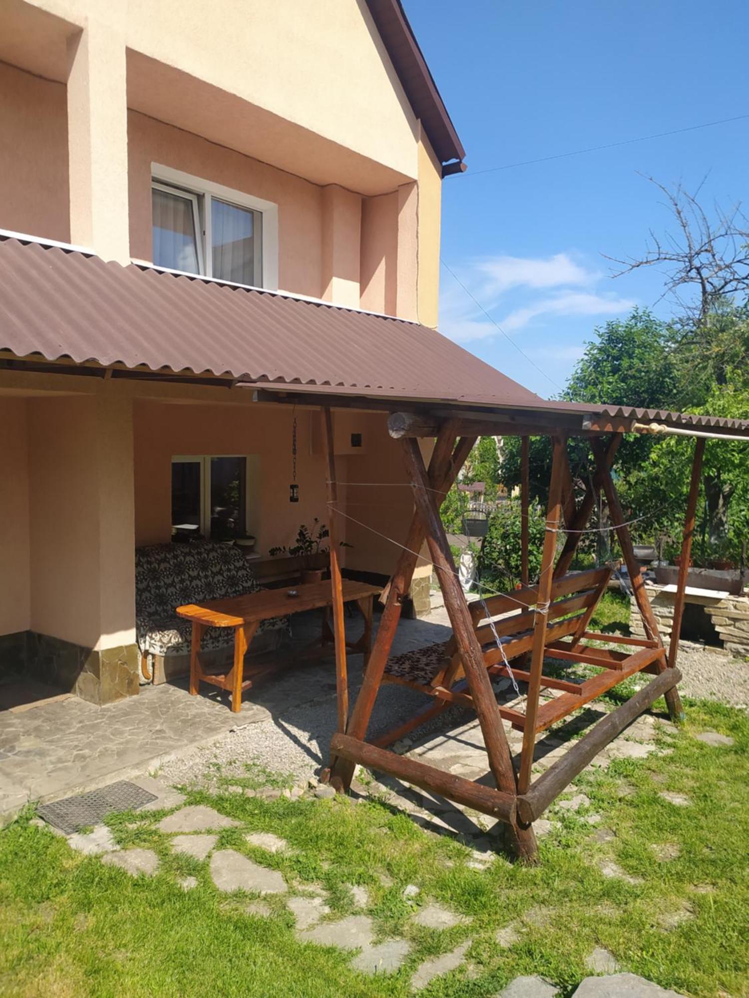 Guest House Cherepaha Kam'janec'-Podil's'kyj Esterno foto