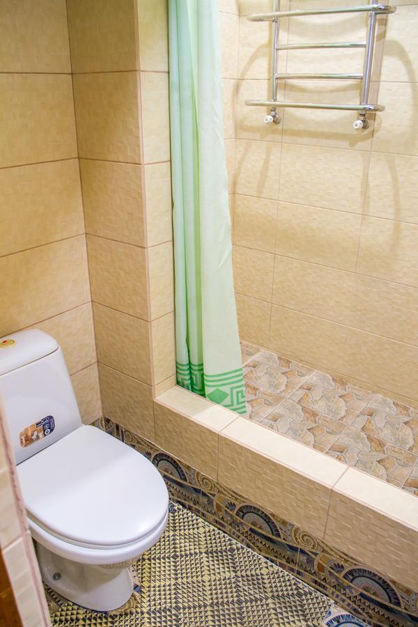 Guest House Cherepaha Kam'janec'-Podil's'kyj Esterno foto